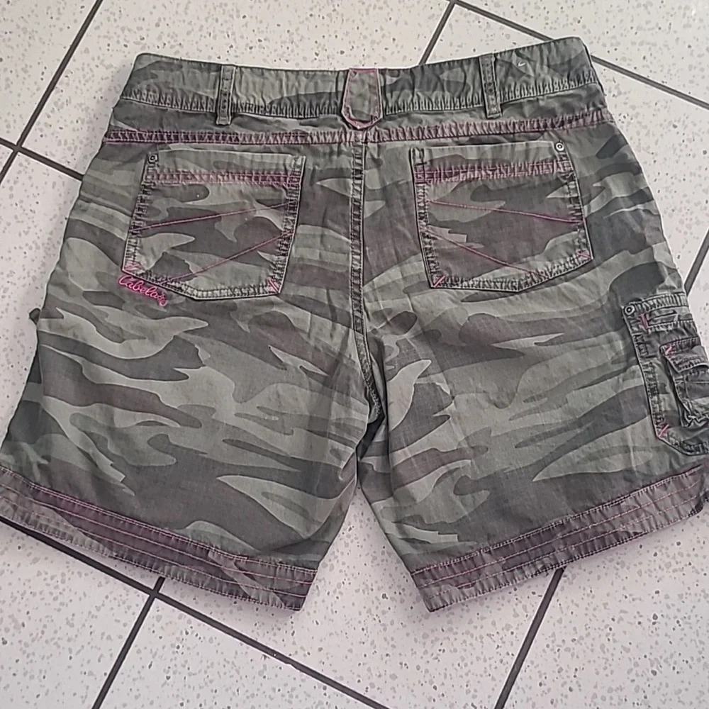 Cabela's Green Camouflage Cargo Shorts - Picture 2 of 5